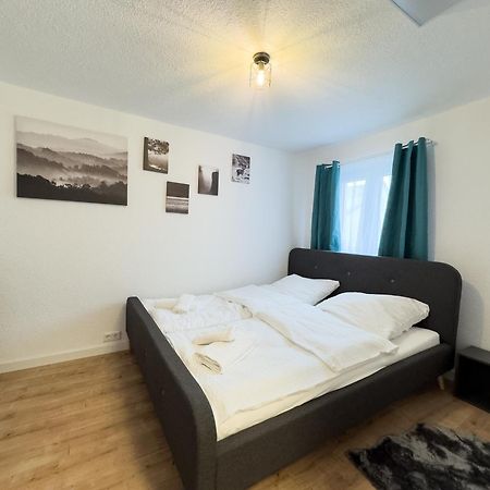 Klassen Apartments! Stadtnahes Ferienhaus* Mit Terrasse In Aulendorf * Fuer 6-8 Personen Екстер'єр фото