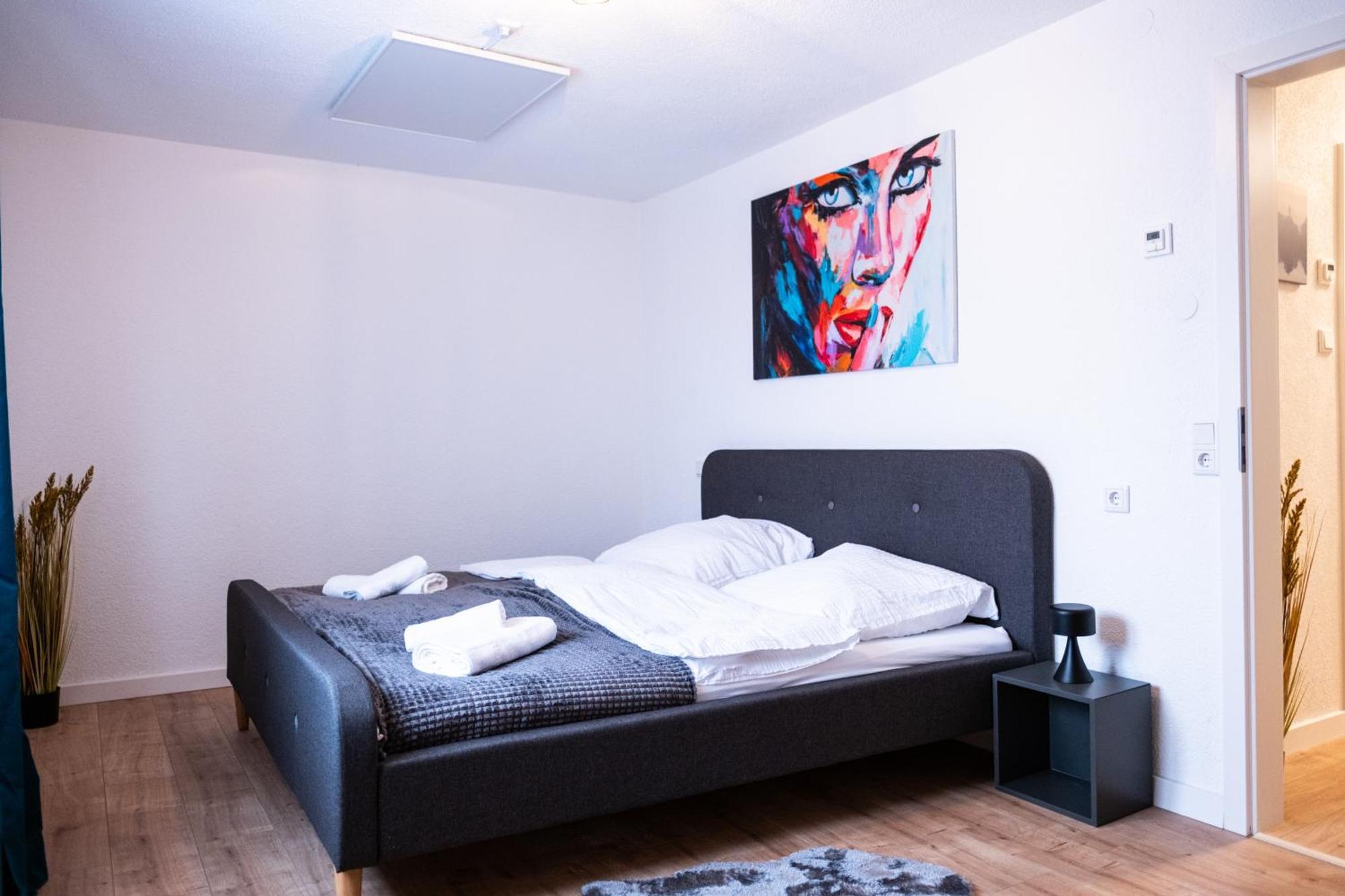 Klassen Apartments! Stadtnahes Ferienhaus* Mit Terrasse In Aulendorf * Fuer 6-8 Personen Екстер'єр фото