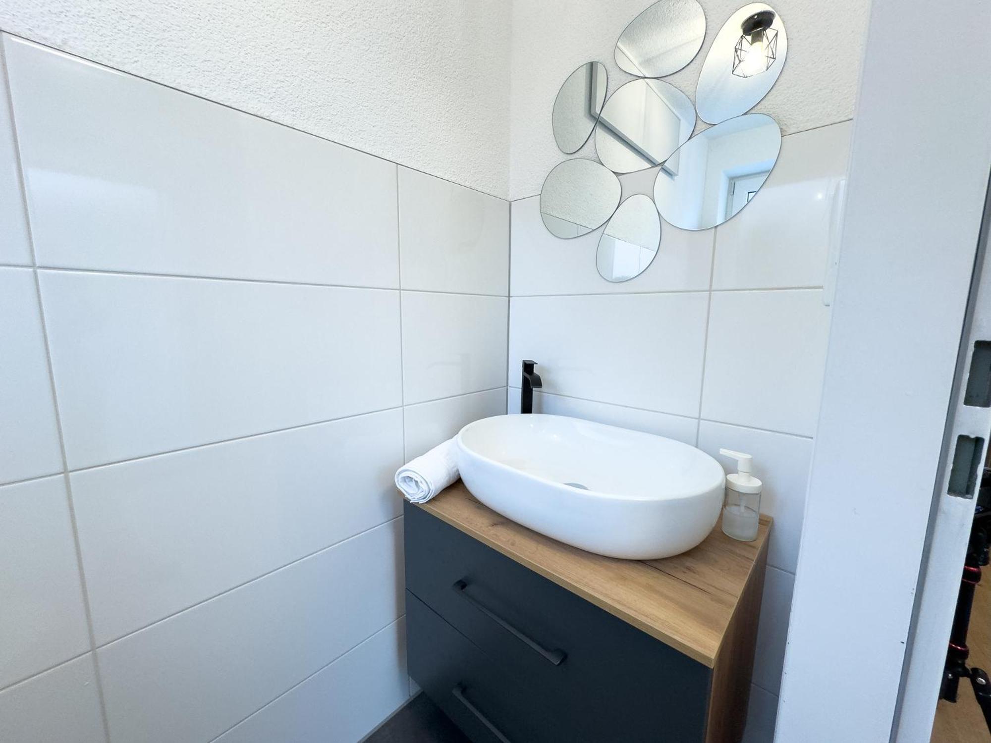 Klassen Apartments! Stadtnahes Ferienhaus* Mit Terrasse In Aulendorf * Fuer 6-8 Personen Екстер'єр фото