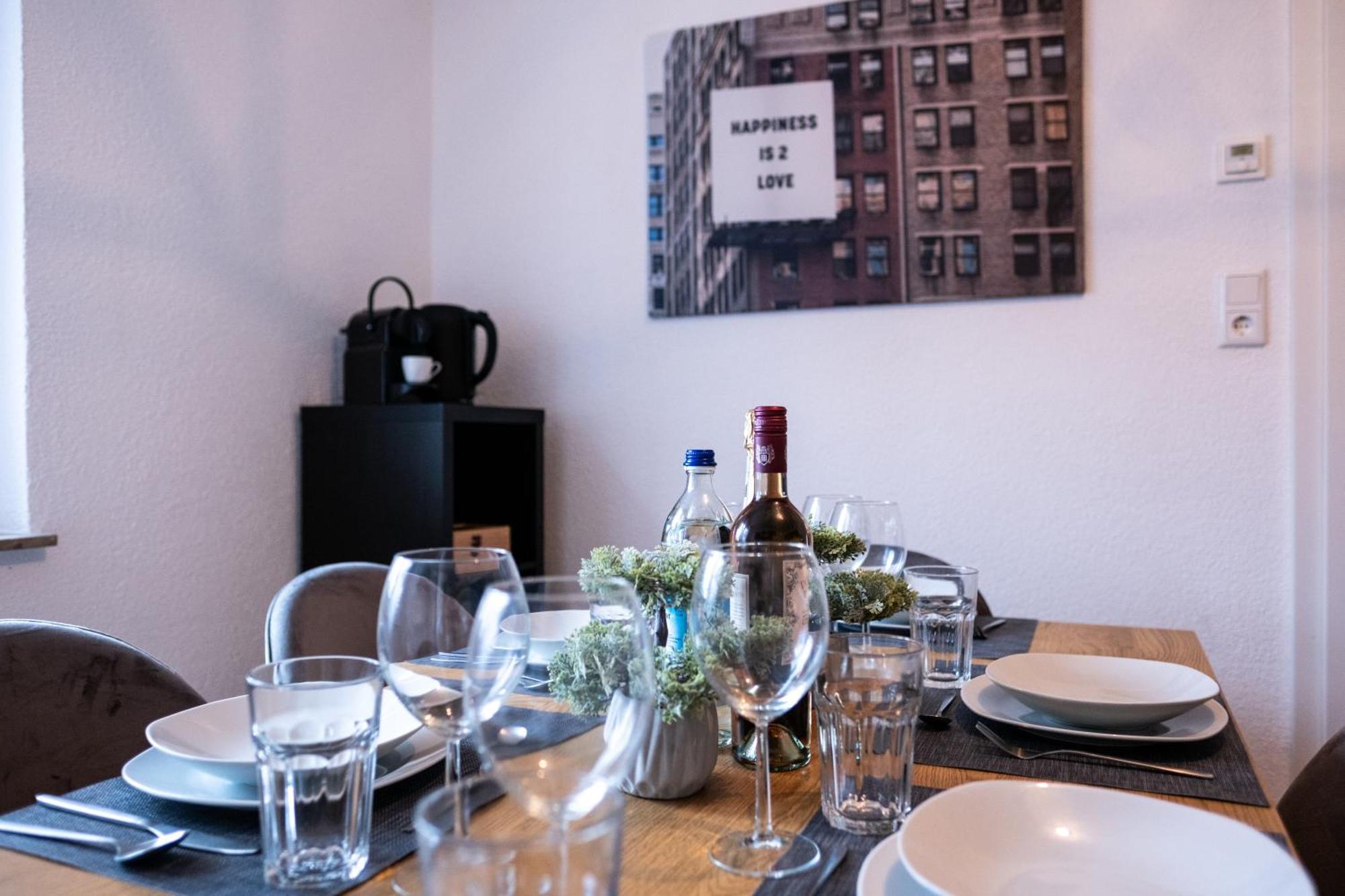Klassen Apartments! Stadtnahes Ferienhaus* Mit Terrasse In Aulendorf * Fuer 6-8 Personen Екстер'єр фото