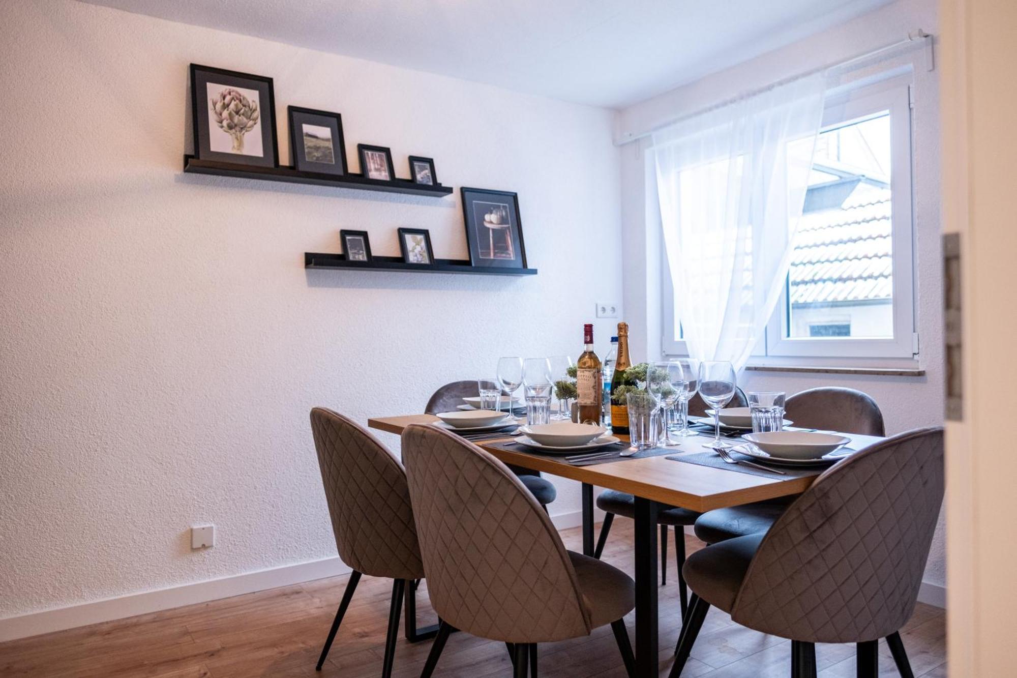 Klassen Apartments! Stadtnahes Ferienhaus* Mit Terrasse In Aulendorf * Fuer 6-8 Personen Екстер'єр фото